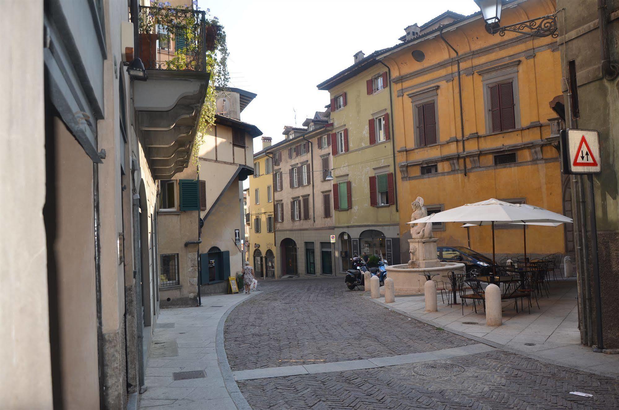 Casa Fontana Del Delfino Apartment